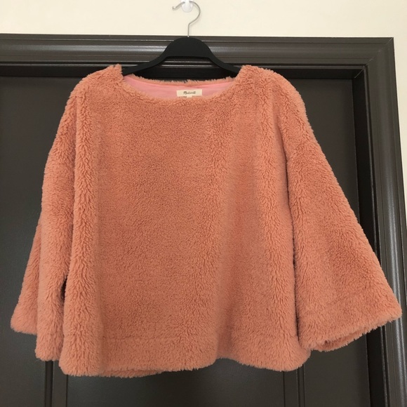 Madewell Sweaters - Madewell oversized fuzzy rust/peach lined cropped sweater with cropped sleeve